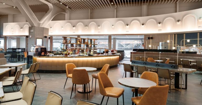 Leoardo-da-Vinci-Fiumicino-Airport-Rome-Depatures-Lounge-Bar-and-seating-area-916x516